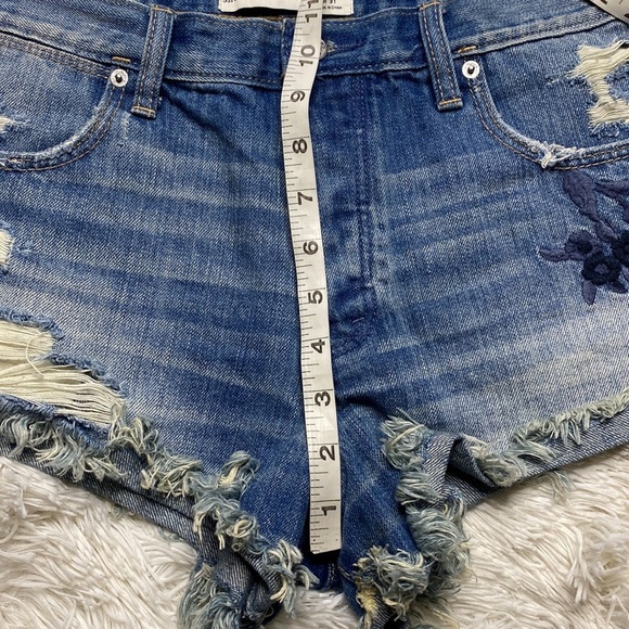 Abercrombie and Fitch high rise Flower embroidered Denim shorts - Picture 5 of 7